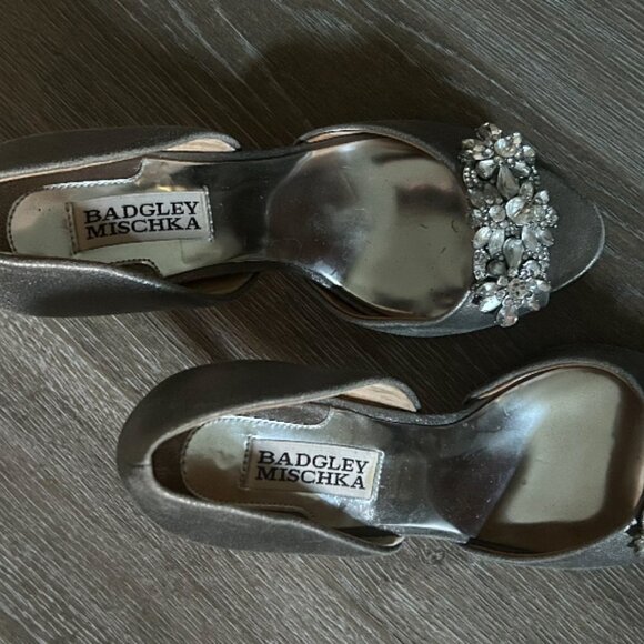 Badgley Mischka Women's Giana II D'Orsay Pump, Pewter Metallic Suede - Picture 4 of 6